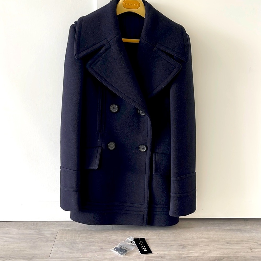 Woman’s Gucci wool overcoat large collar vintage!!!